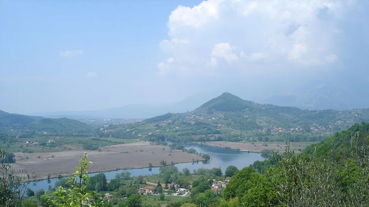 Lago di Posta Fibreno e Colle Monacesco visti dall’alto